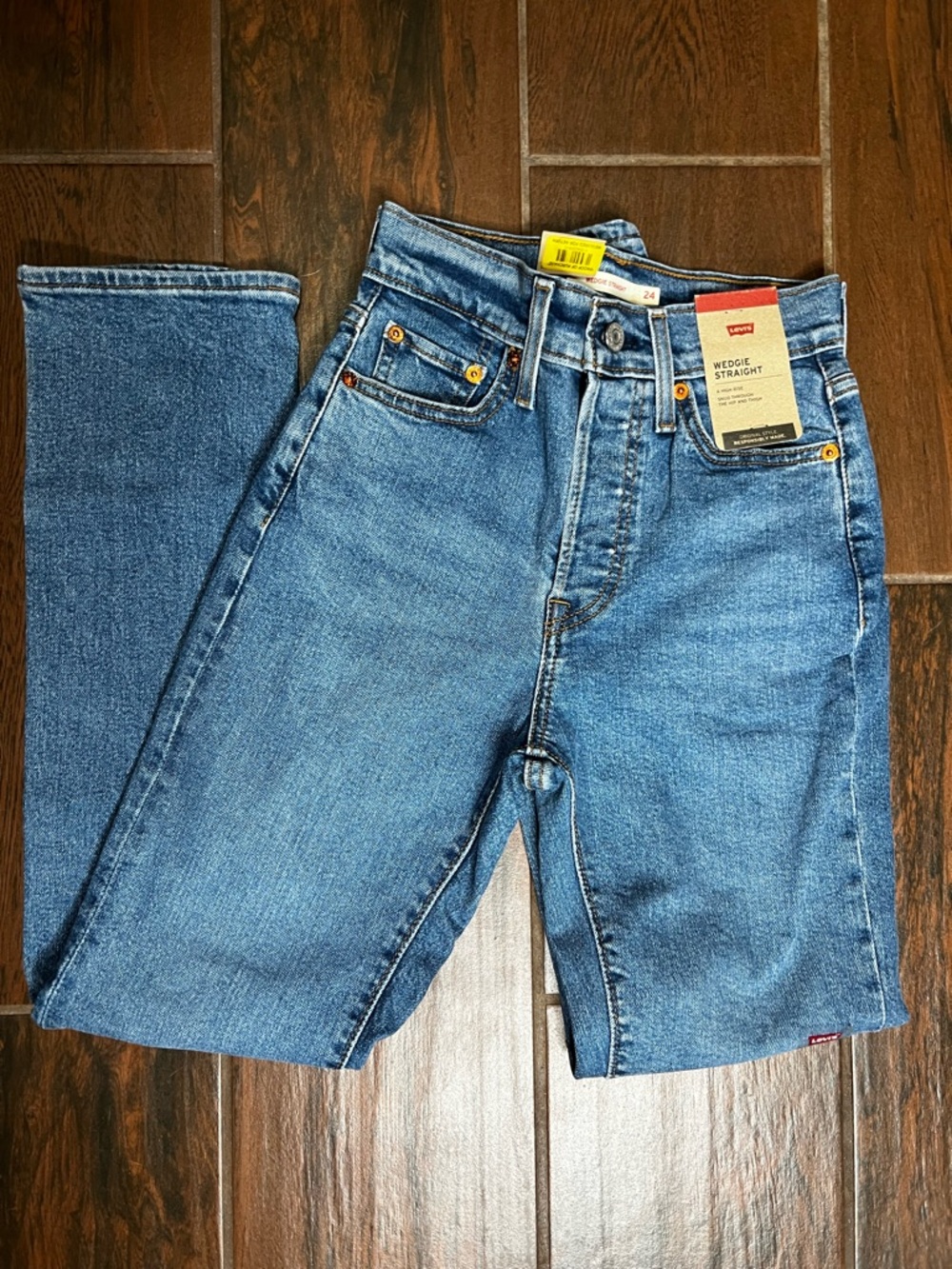 Levi’s Wedgie Straight Medium Wash Denim Jeans High Rise